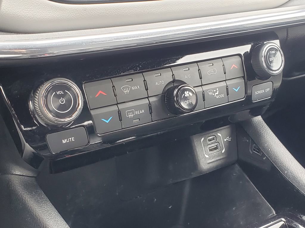 Used 2023 Jeep Compass Limited image 27