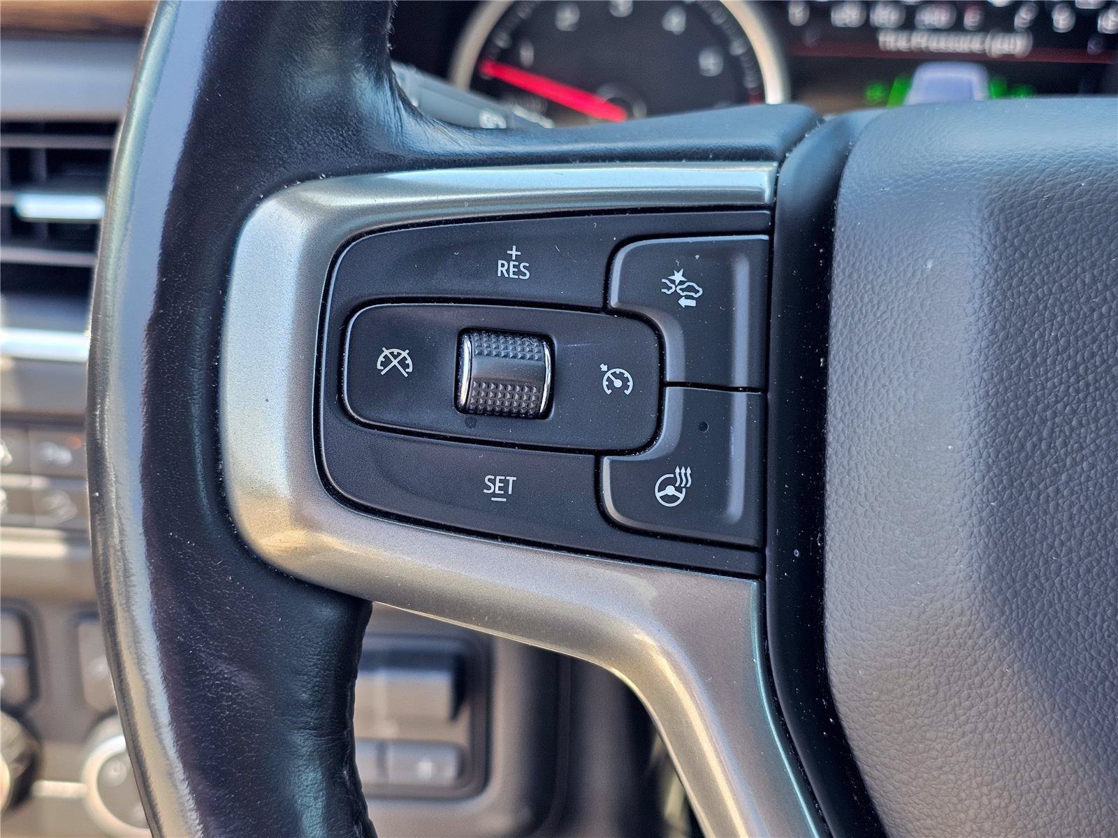 Used 2021 Chevrolet Tahoe Premier w/ Premium Package AWD/4WD image 22