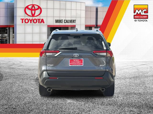 Used 2024 Toyota RAV4 XLE Premium FWD image 4
