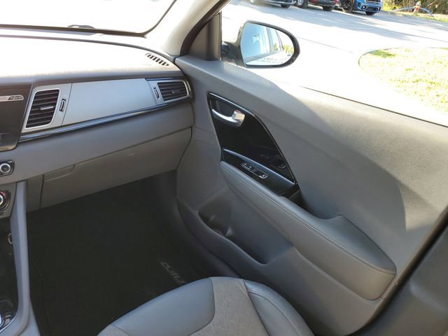 Used 2019 Kia Niro EX image 9