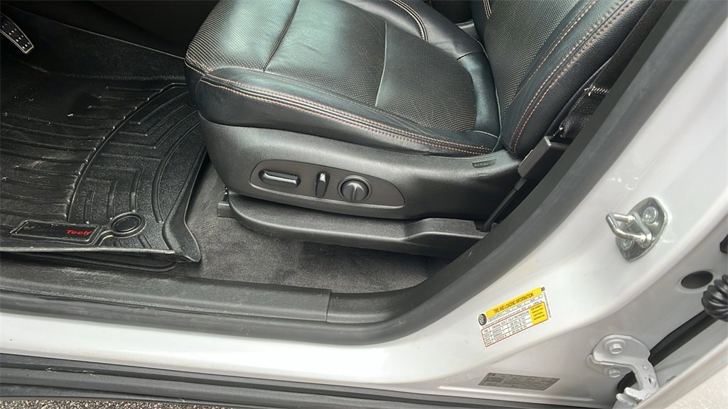 Used 2019 Chevrolet Traverse LT image 14