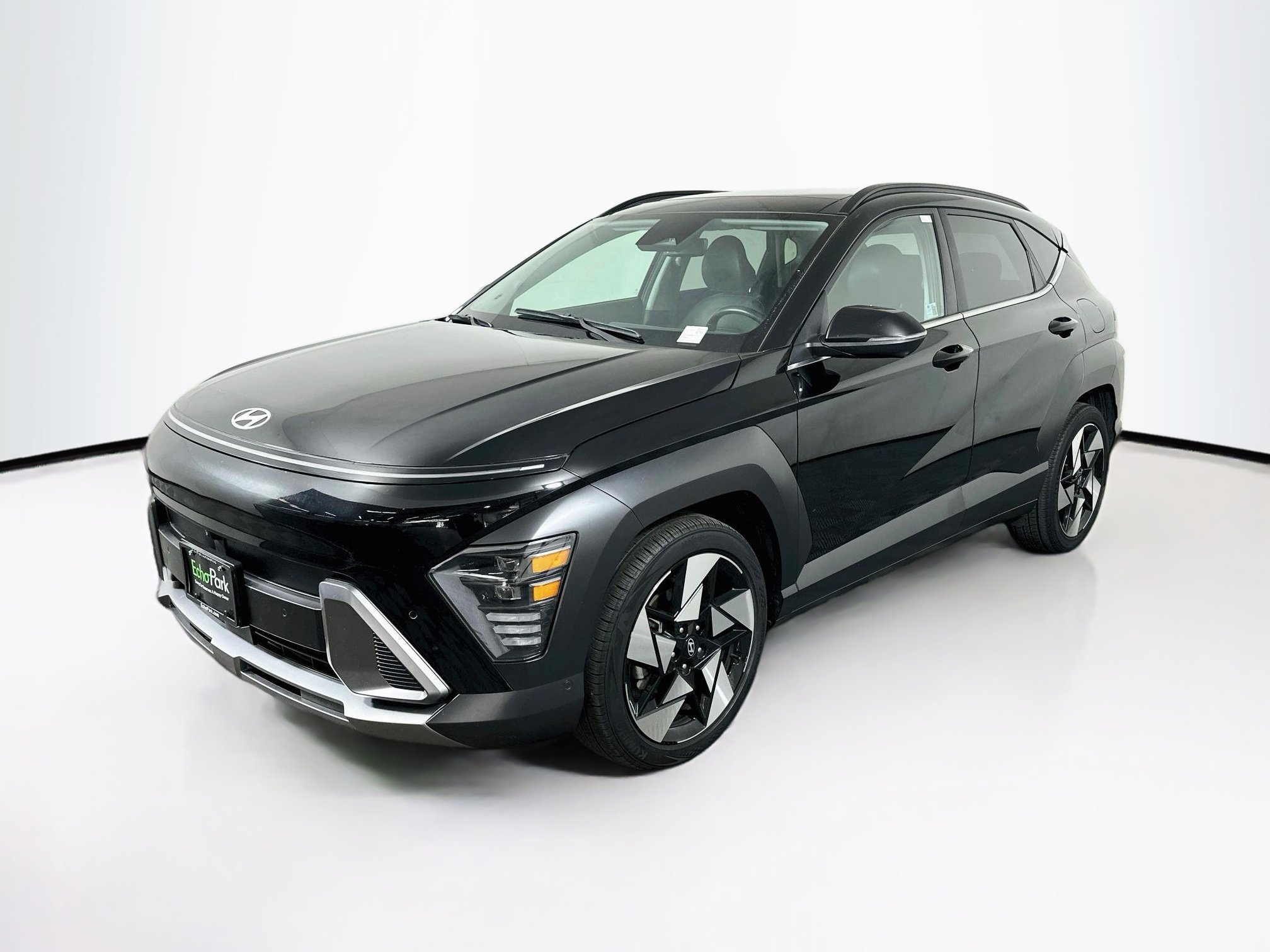 Used 2024 Hyundai Kona Limited FWD image 3