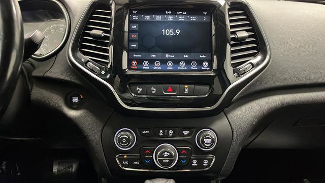 Used 2021 Jeep Cherokee Limited AWD/4WD image 16