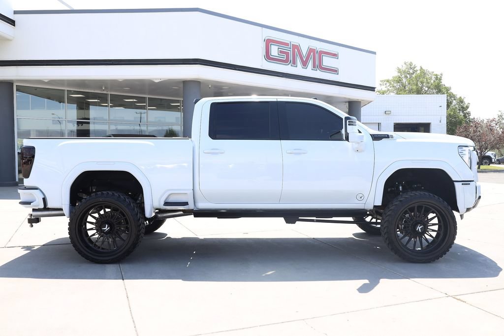 Used 2026 GMC Sierra 3500 Denali Ultimate AWD/4WD image 7