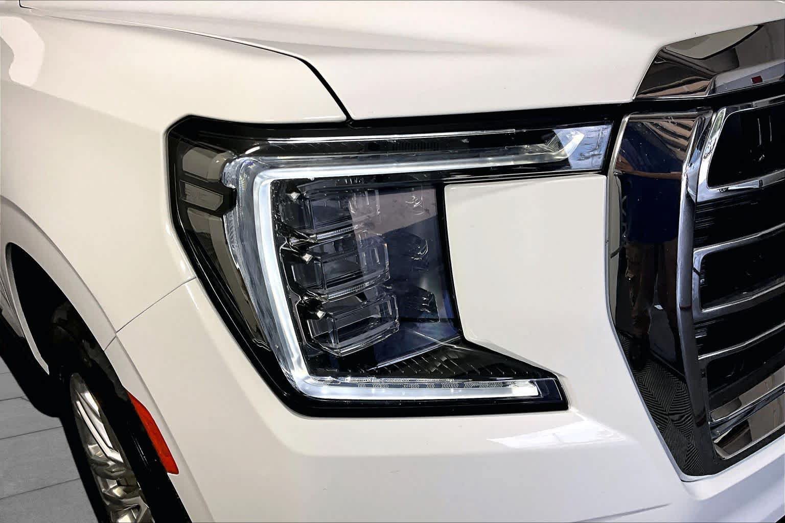 Used 2022 GMC Yukon SLT w/ SLT Premium Package AWD/4WD image 26