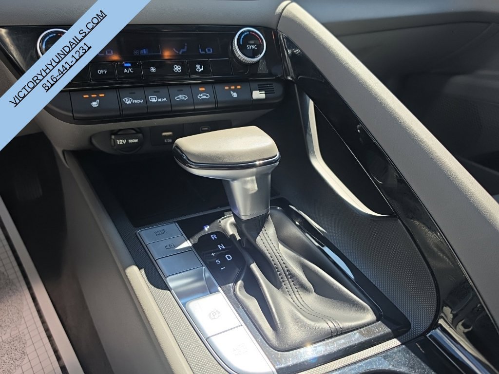 Used 2025 Hyundai Elantra SEL FWD image 18