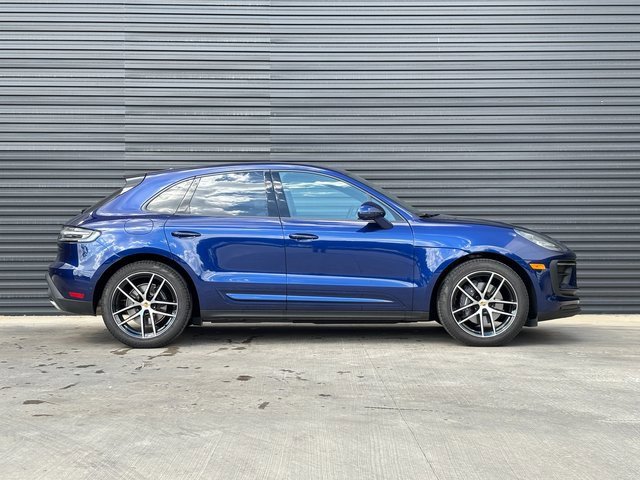 Certified 2025 Porsche Macan image 8