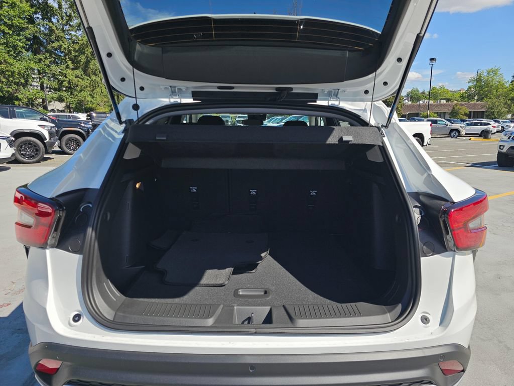 New 2026 Chevrolet Trax LT w/ Driver Confidence Package FWD image 18