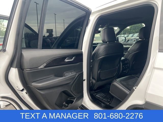 Used 2023 Jeep Grand Cherokee Altitude AWD/4WD image 25