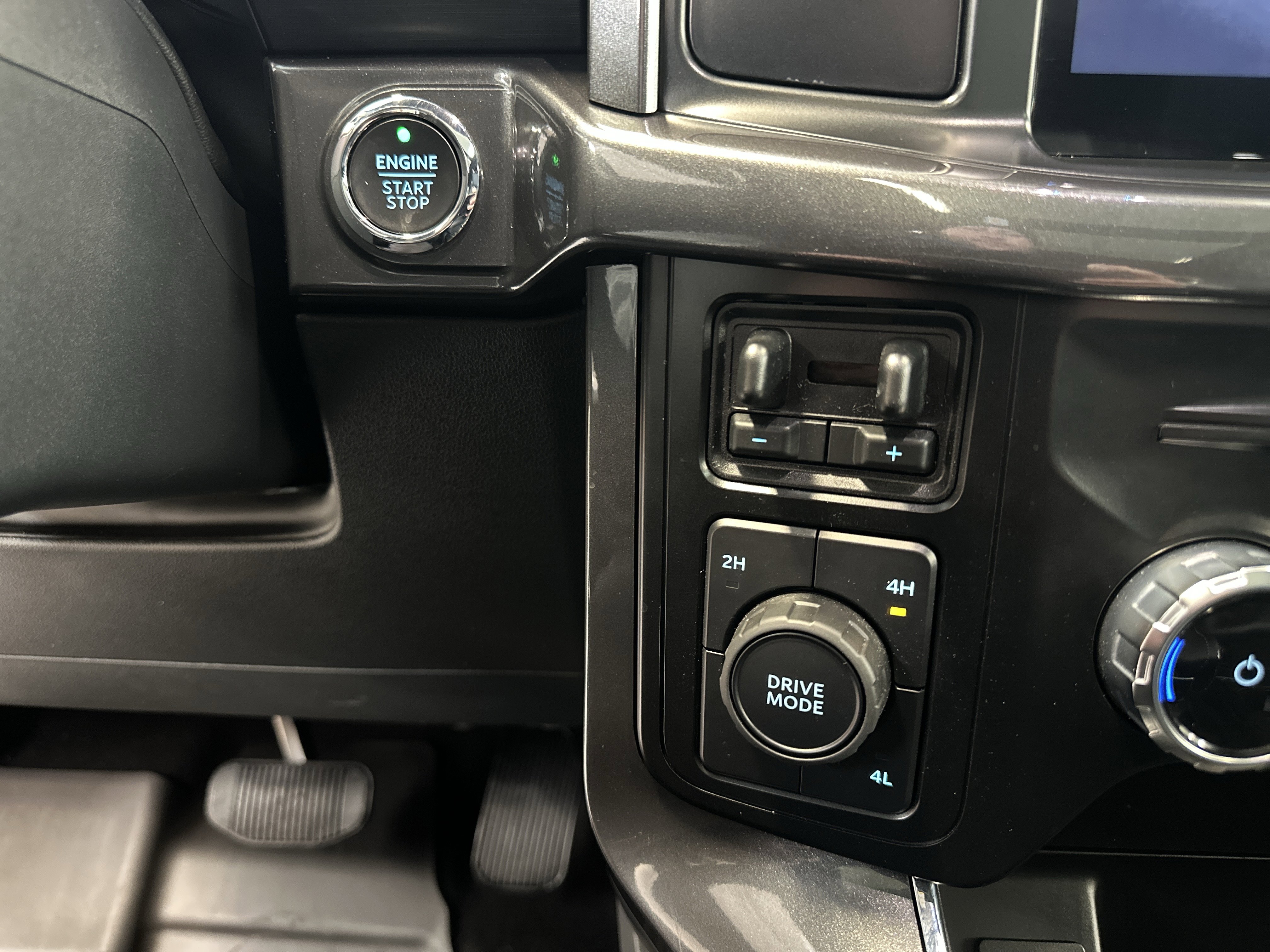 Used 2023 Ford F150 XLT w/ Equipment Group 302A High image 33