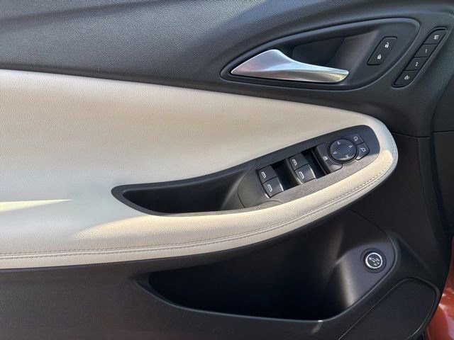 Used 2020 Buick Encore GX Essence FWD image 13