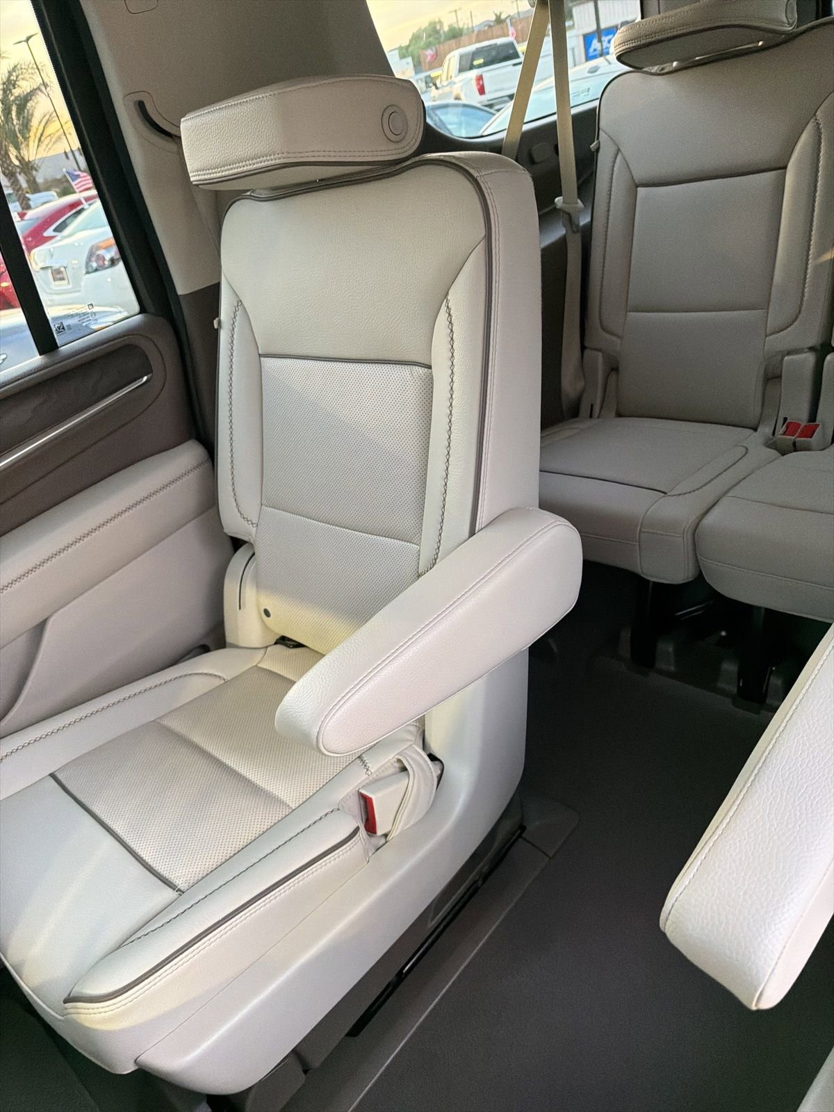 Used 2023 GMC Yukon XL Denali image 27