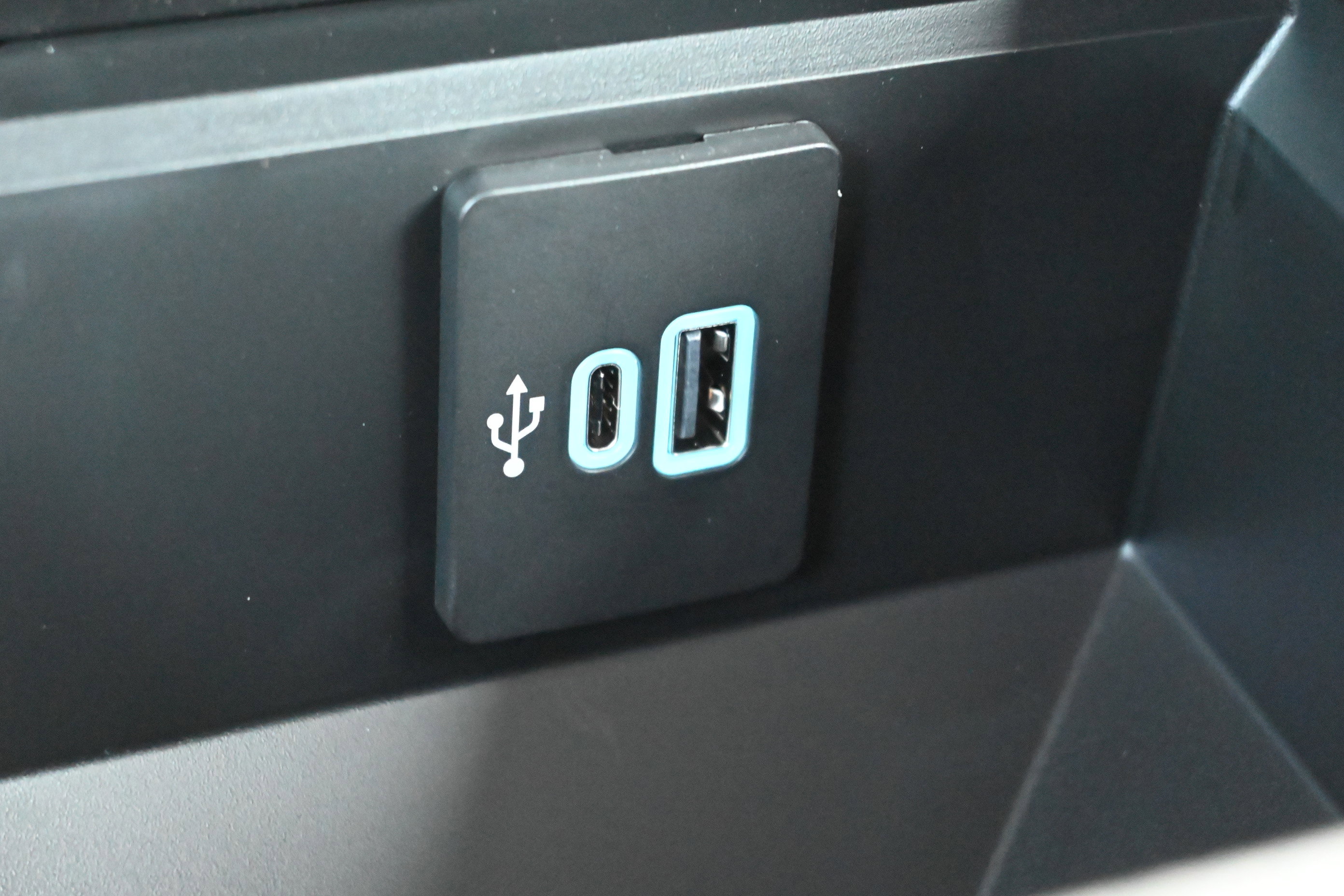 New 2026 Ford F250 Lariat w/ Black Appearance Package image 31