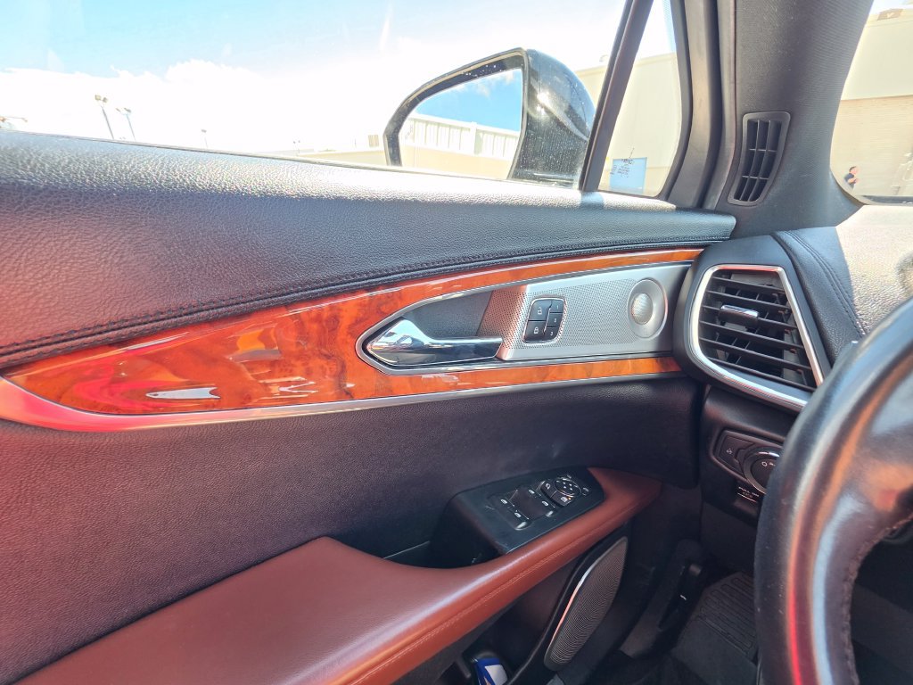 Used 2016 Lincoln MKX Reserve w/ Luxury Package FWD image 14