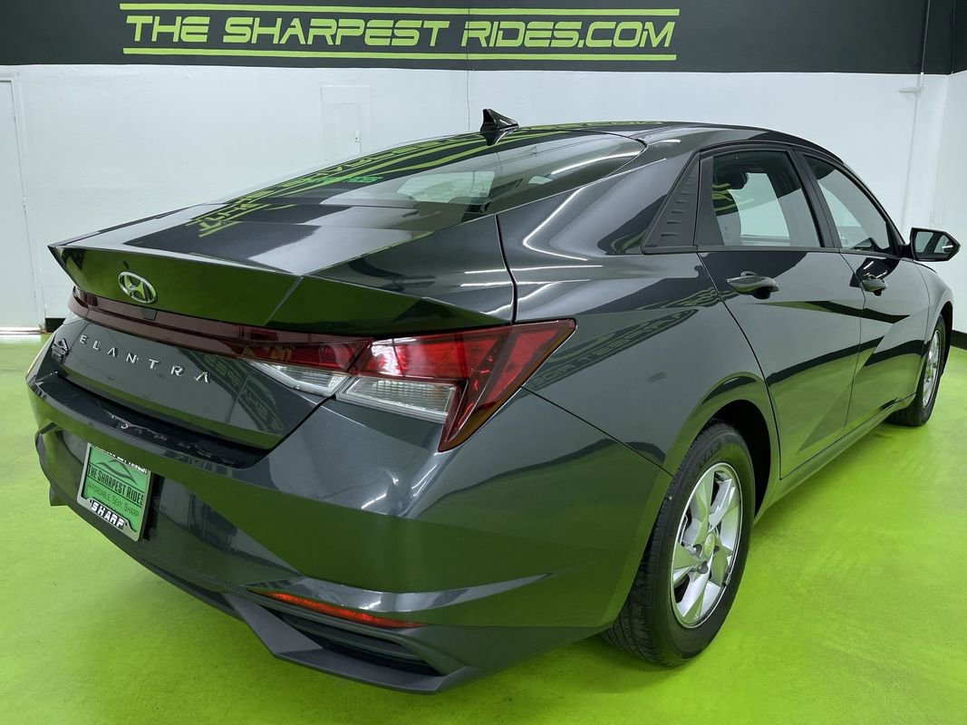 Used 2021 Hyundai Elantra SE image 10