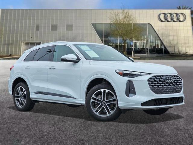 Certified 2025 Audi Q5 Premium w/ Convenience Package image 1