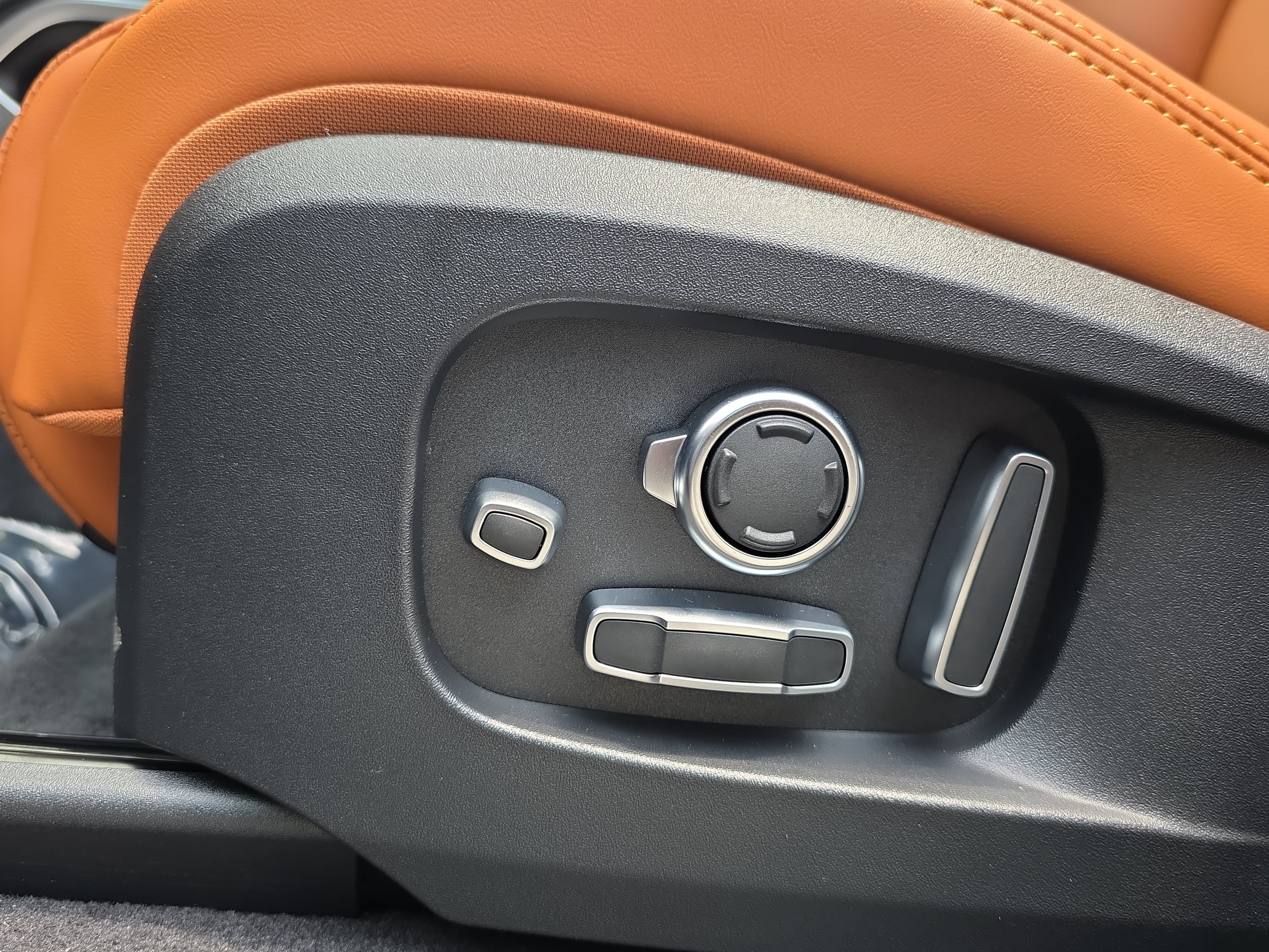 New 2026 Jaguar F-PACE R-Dynamic S AWD/4WD image 29