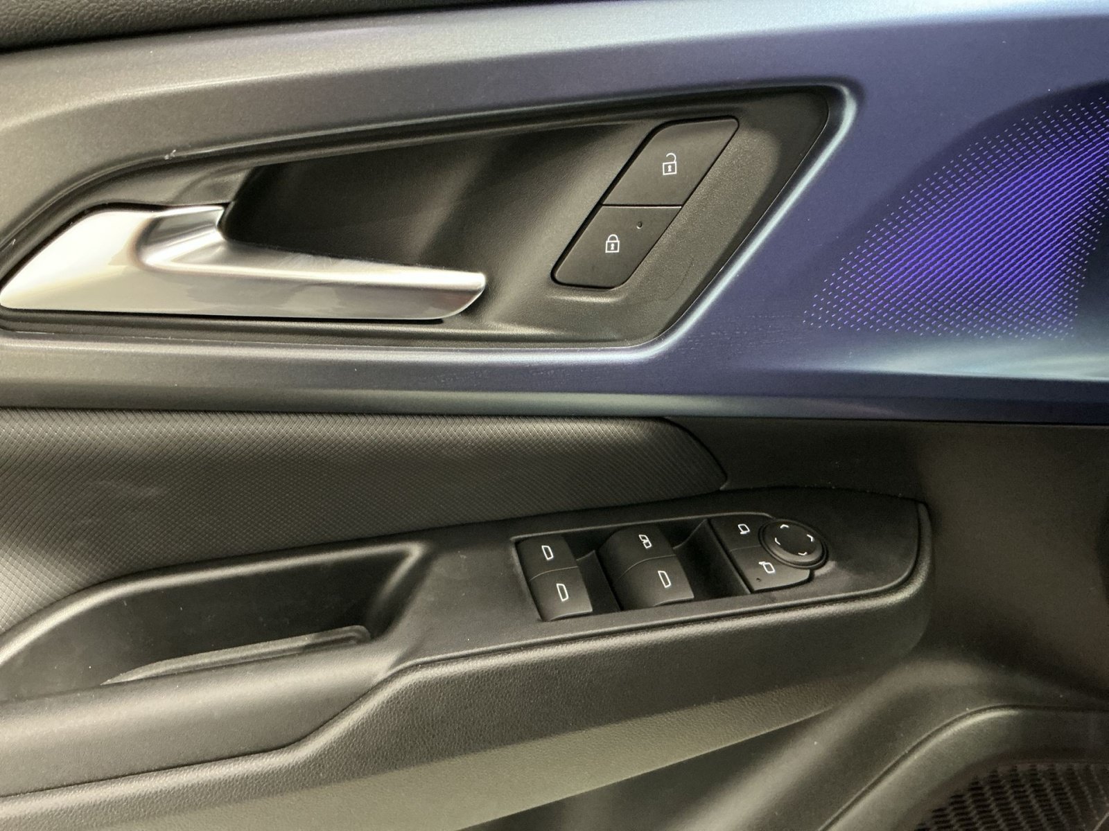 New 2026 Chevrolet Equinox EV LT AWD/4WD image 23