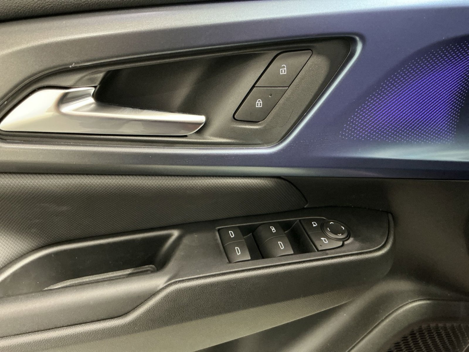 New 2026 Chevrolet Equinox EV LT image 23