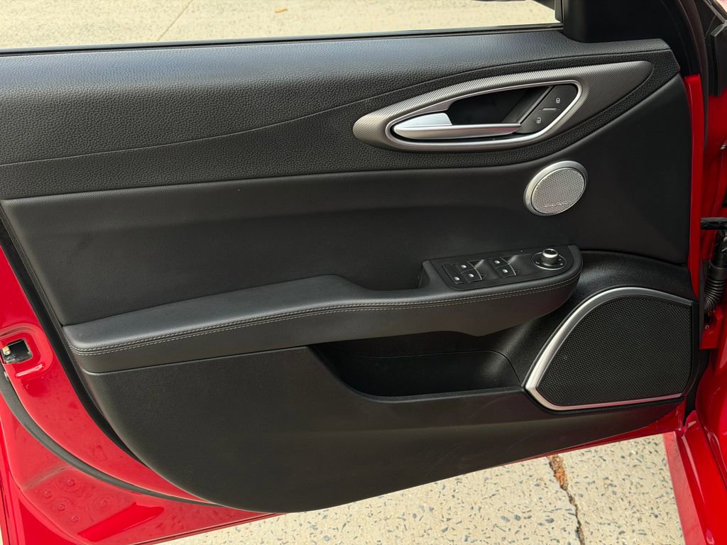 Used 2017 Alfa Romeo Giulia Ti w/ TI 19" Sport Package image 12