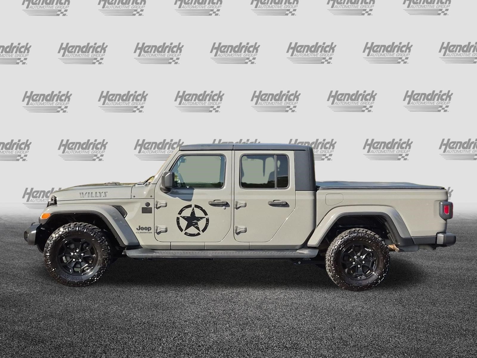 Used 2021 Jeep Gladiator Sport AWD/4WD image 7