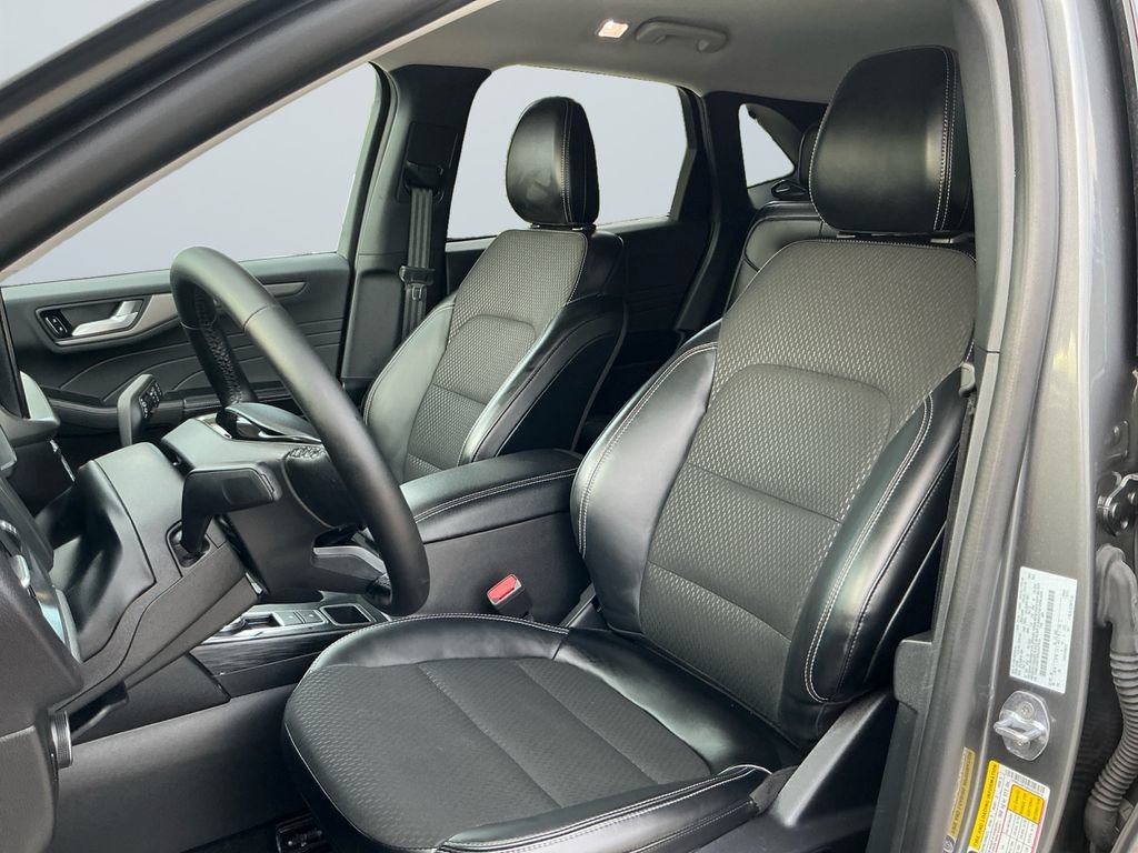 Used 2025 Ford Escape SE FWD image 10