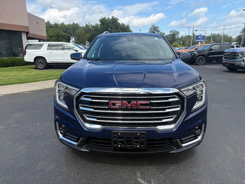 Used 2022 GMC Terrain SLT AWD/4WD image 3
