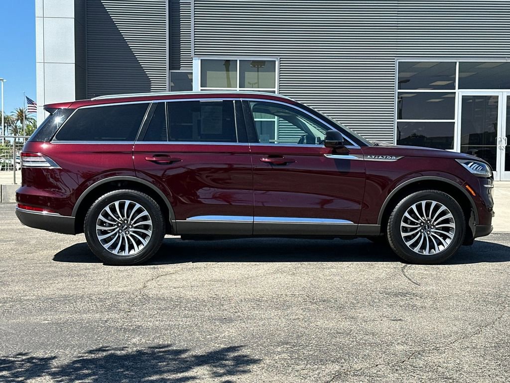 Certified 2022 Lincoln Aviator Reserve w/ Equipment Group 201A AWD/4WD image 2