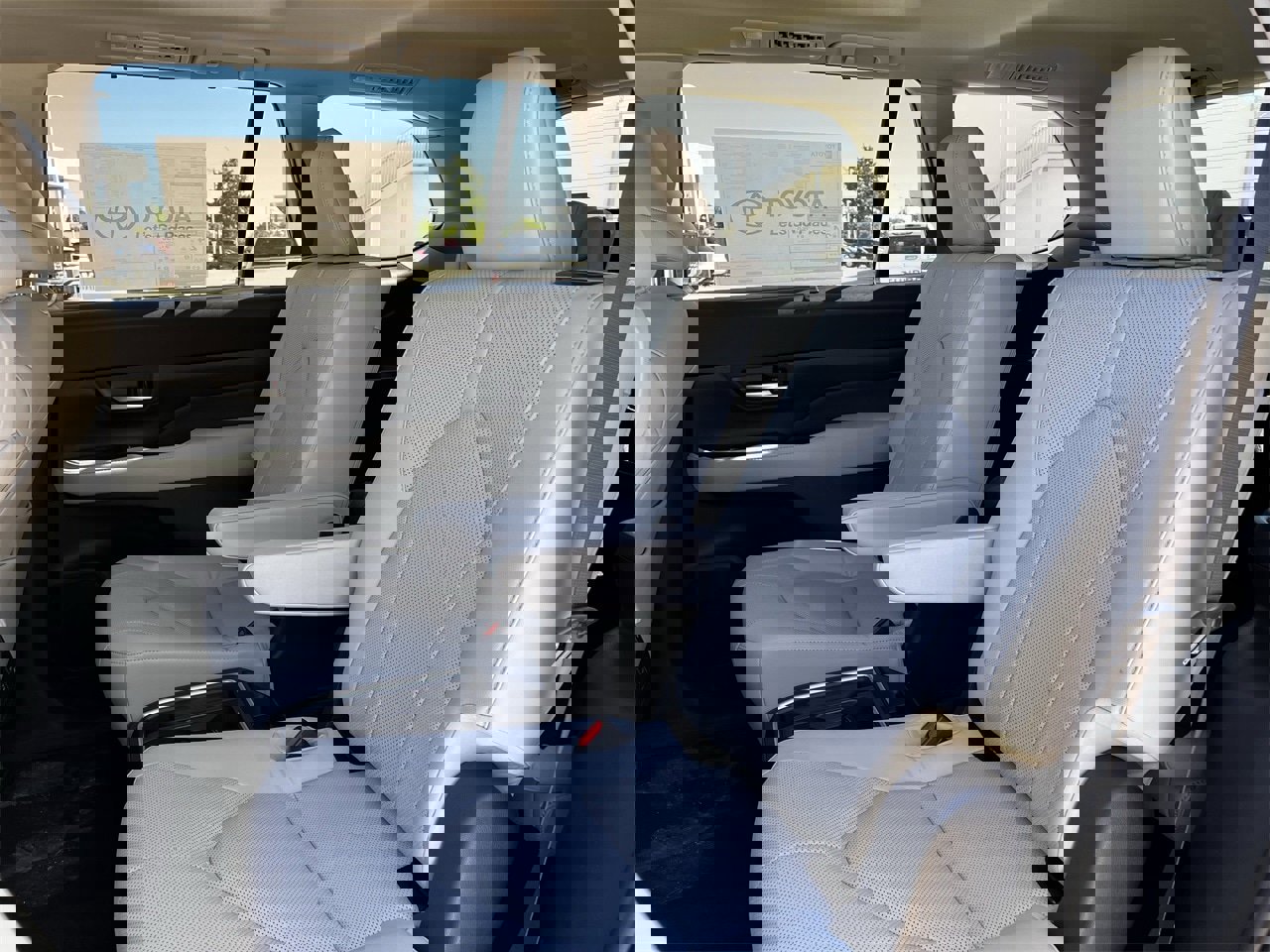 New 2026 Toyota Grand Highlander Limited image 26