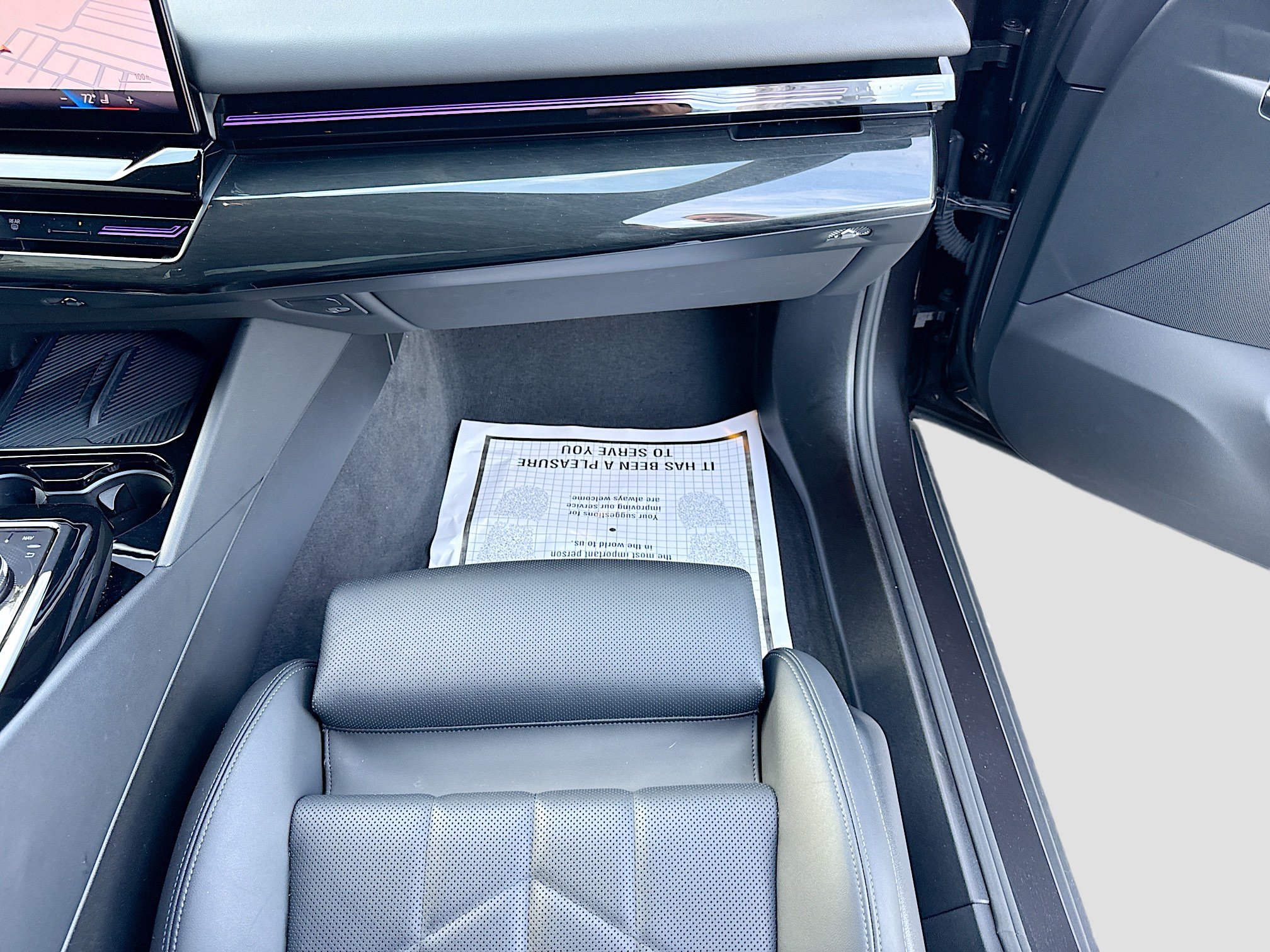 Used 2024 BMW 530i w/ Convenience Package RWD image 18