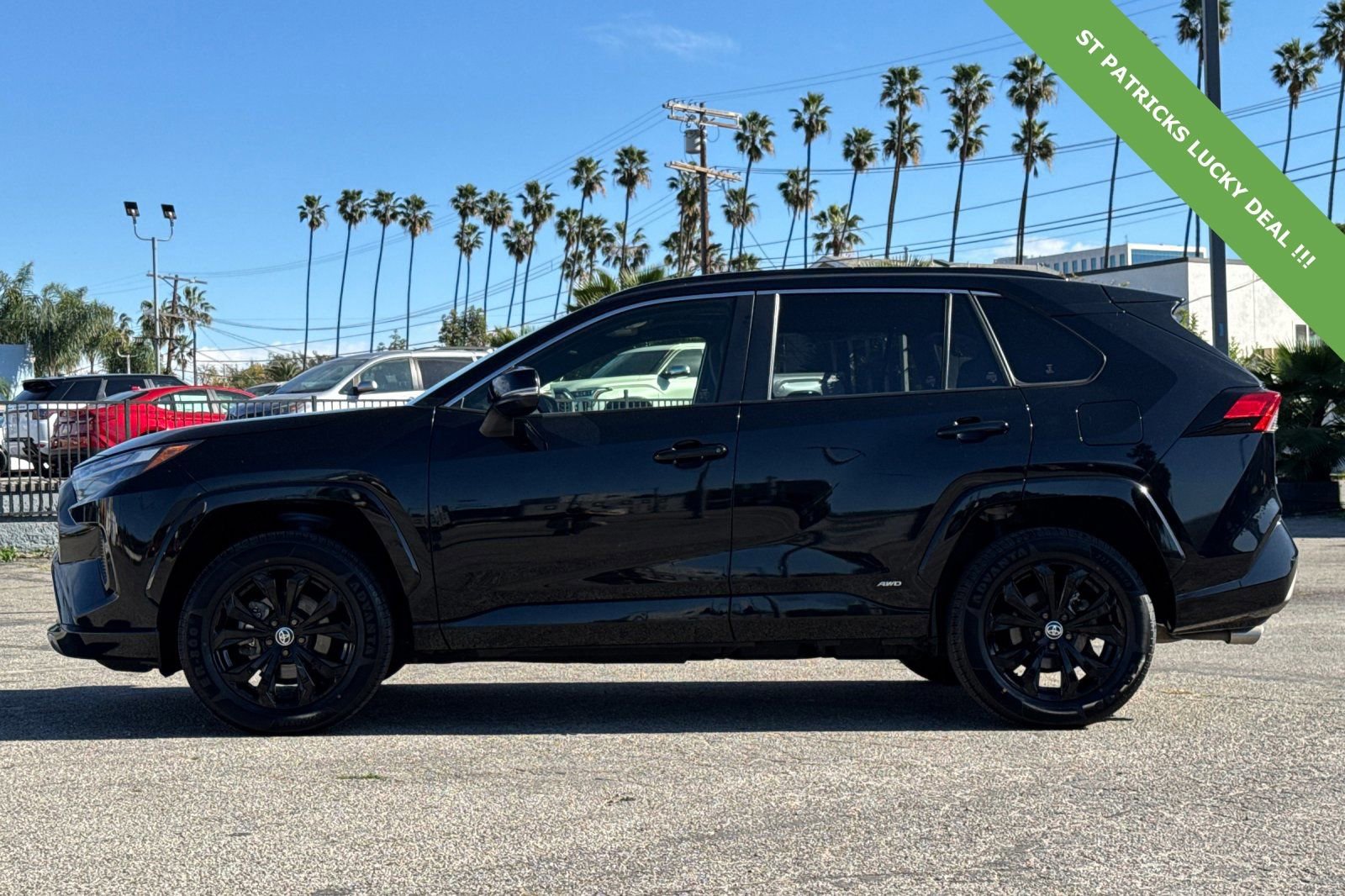 Used 2022 Toyota RAV4 SE w/ Convenience Package image 7