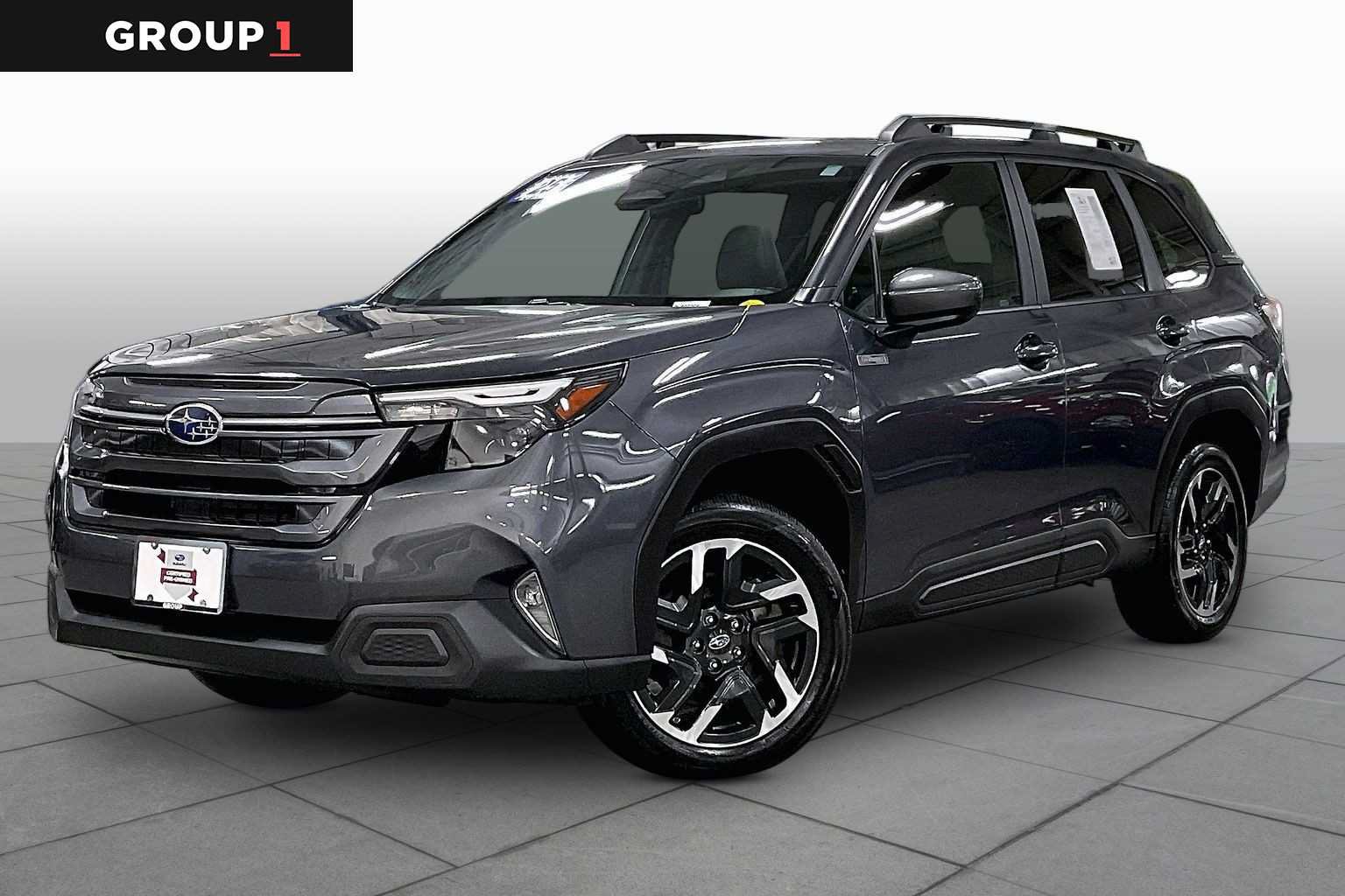 Used 2025 Subaru Forester Premium AWD/4WD image 1