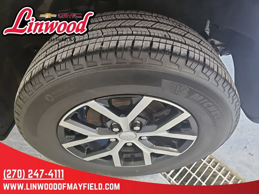 Used 2023 Jeep Grand Cherokee Limited AWD/4WD image 7