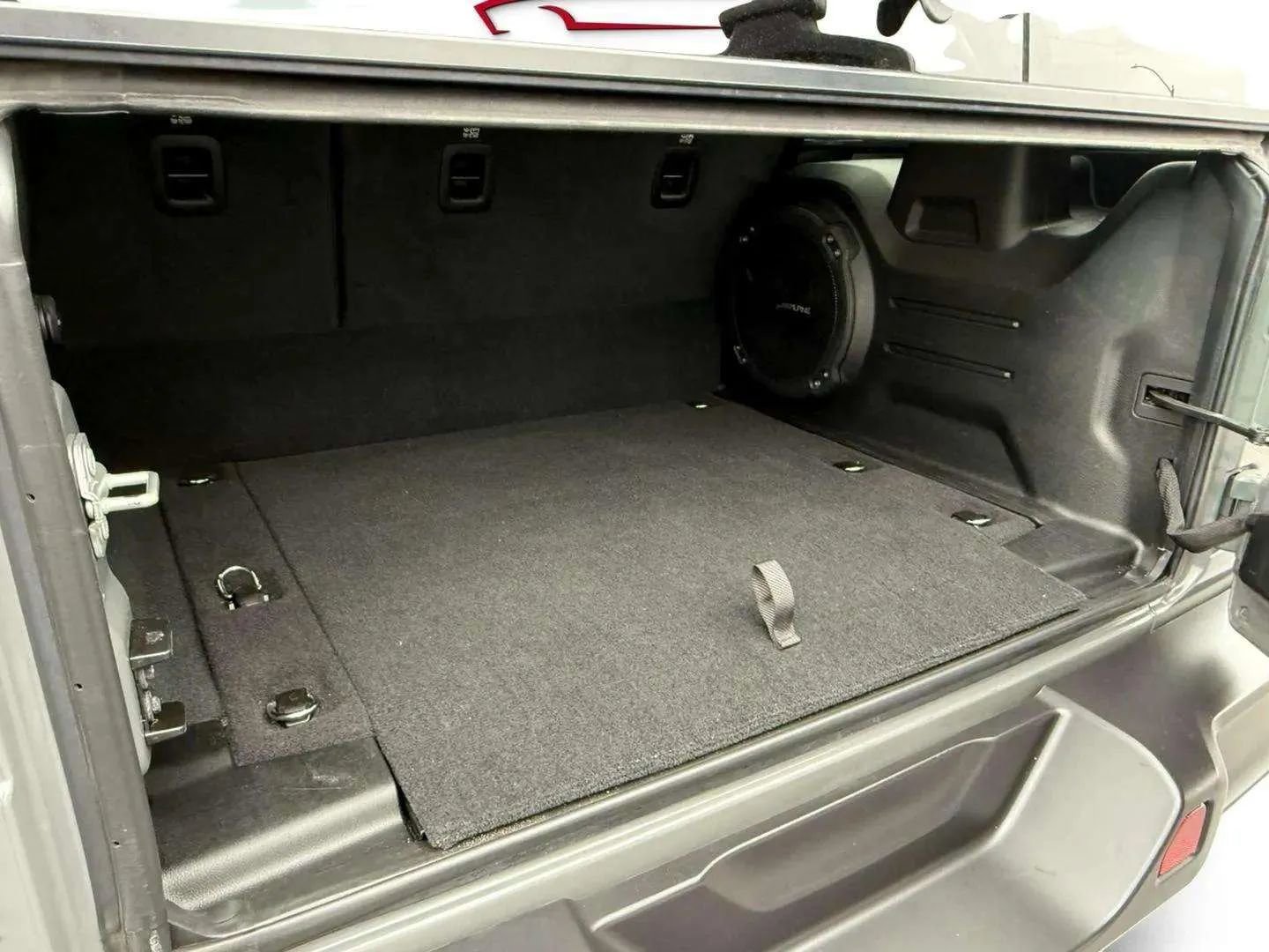 Used 2023 Jeep Wrangler Unlimited Sahara image 29