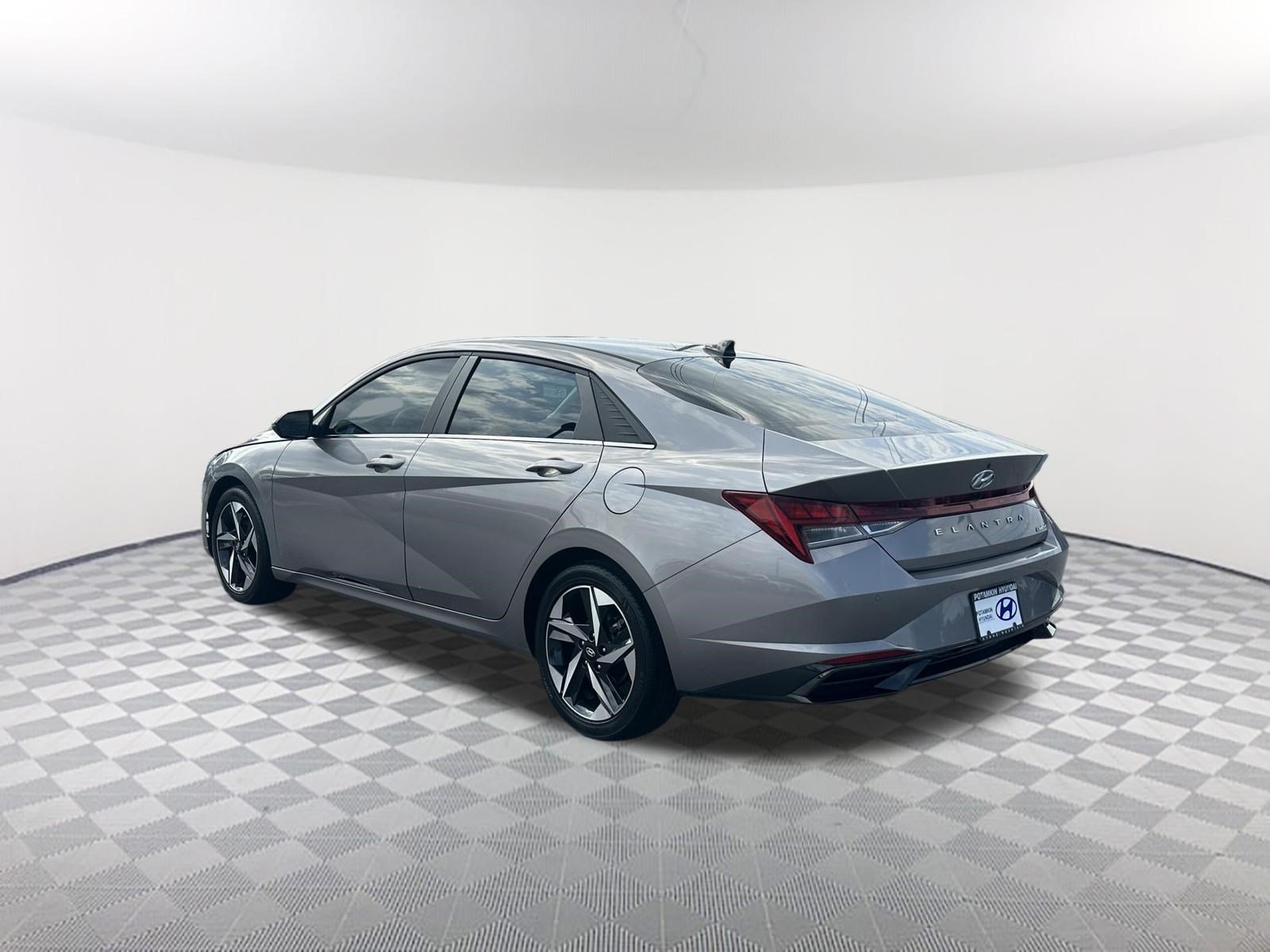 Used 2023 Hyundai Elantra Limited FWD image 7