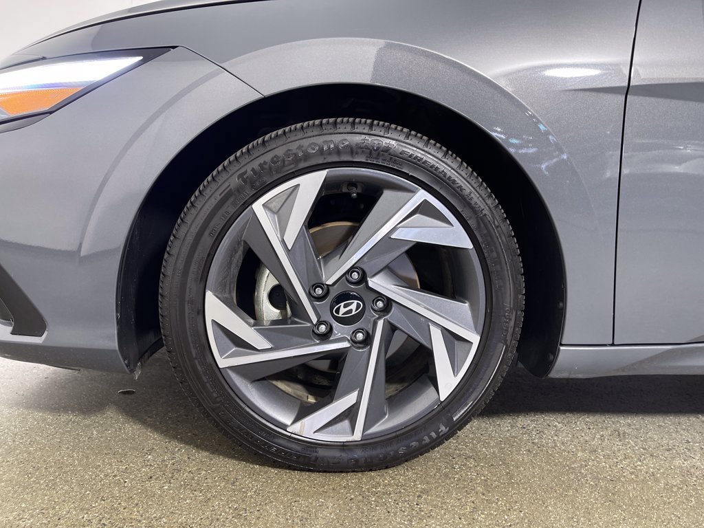 Certified 2025 Hyundai Elantra SEL FWD image 12