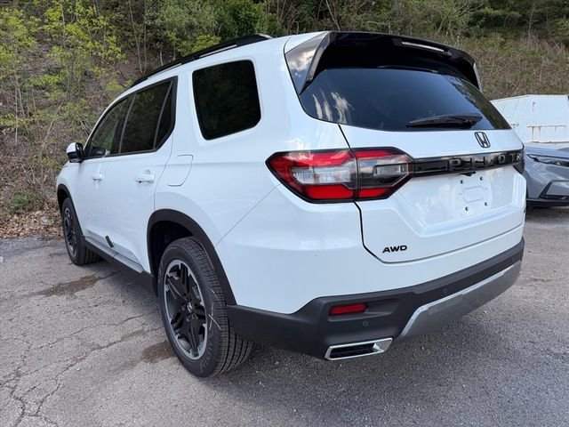 New 2026 Honda Pilot Touring image 2