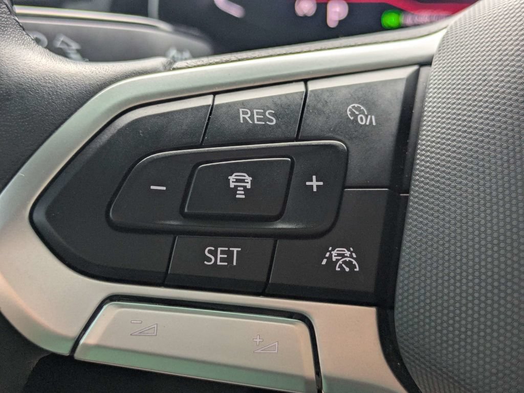 Certified 2025 Volkswagen Jetta SEL FWD image 26