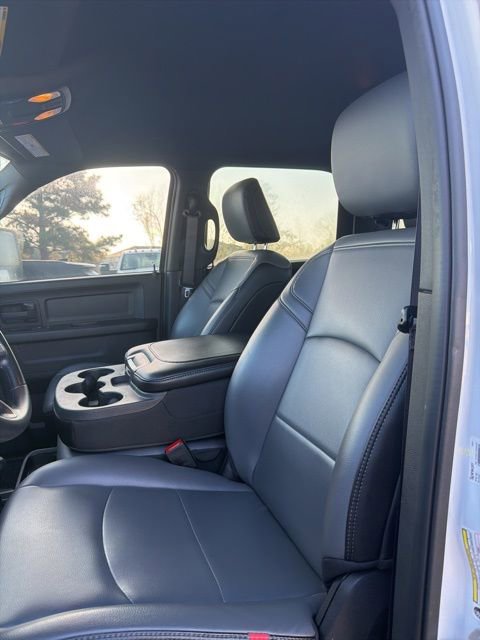 Used 2024 RAM 2500 Tradesman w/ Chrome Appearance Group image 12