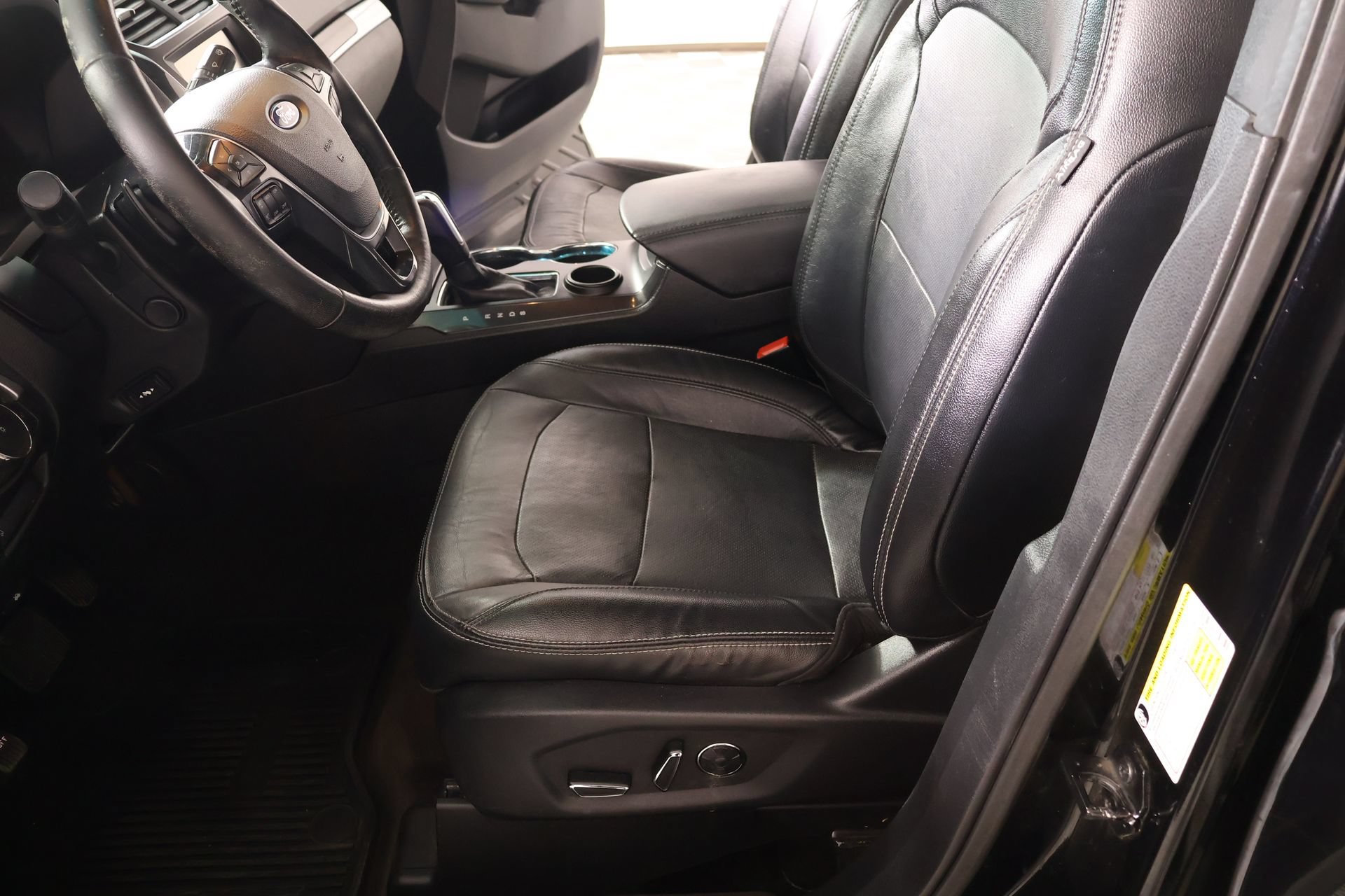 Used 2016 Ford Explorer Limited w/ Equipment Group 301A FWD image 12