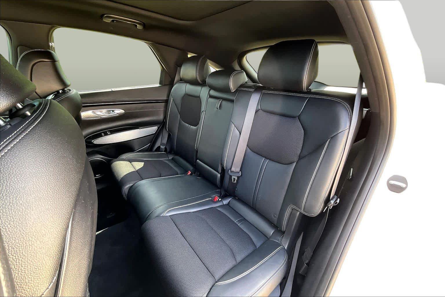 Used 2023 Genesis GV70 2.5T w/ Sport Prestige Package AWD/4WD image 21