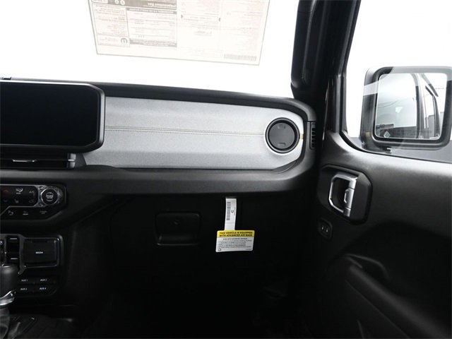 New 2024 Jeep Gladiator Sport image 12