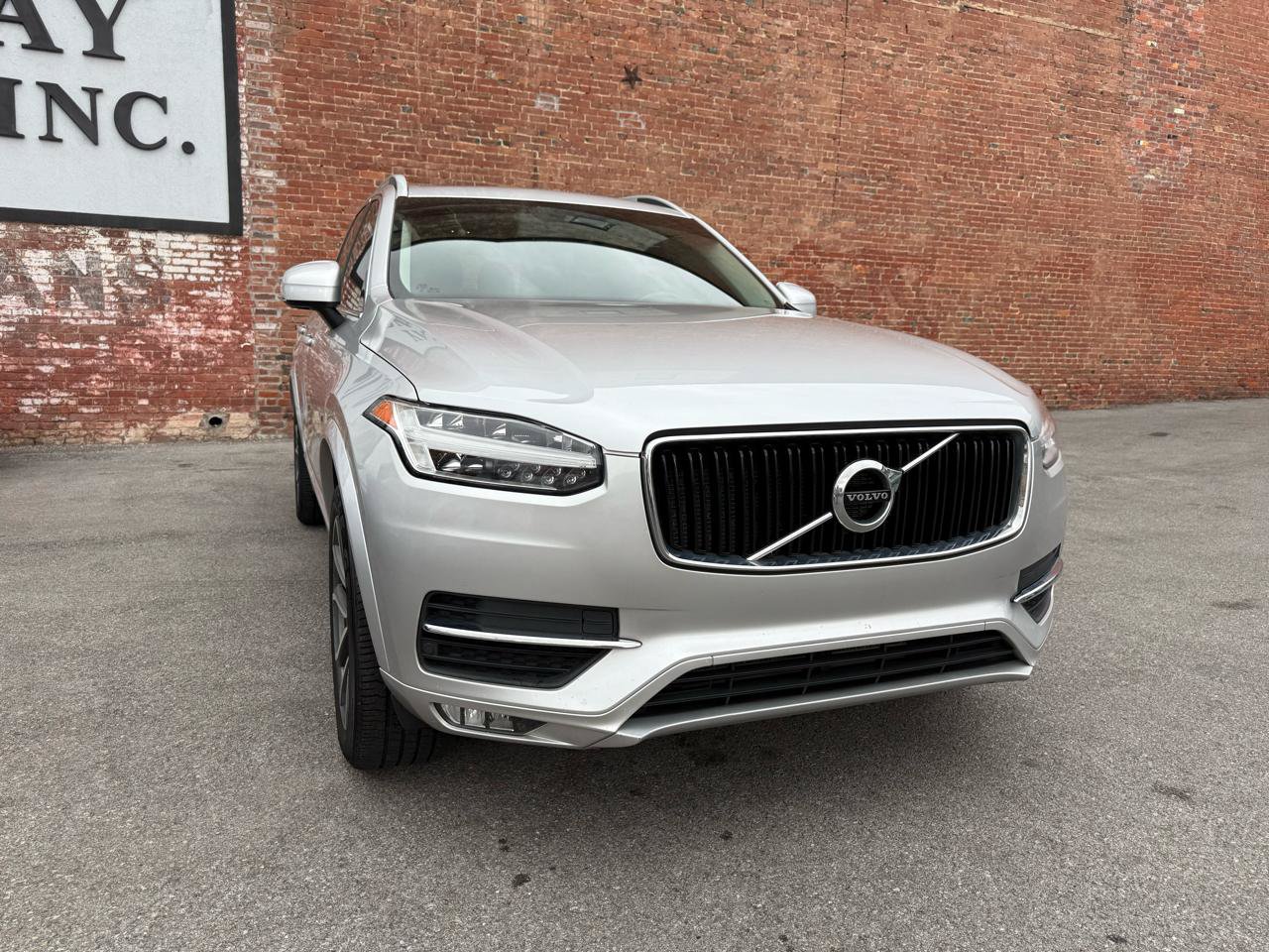 Used 2019 Volvo XC90 T5 Momentum FWD image 2