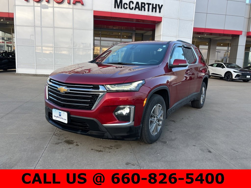 Used 2023 Chevrolet Traverse LT image 2