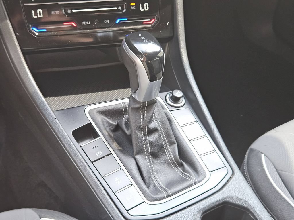 Used 2025 Volkswagen Jetta Sport FWD image 17