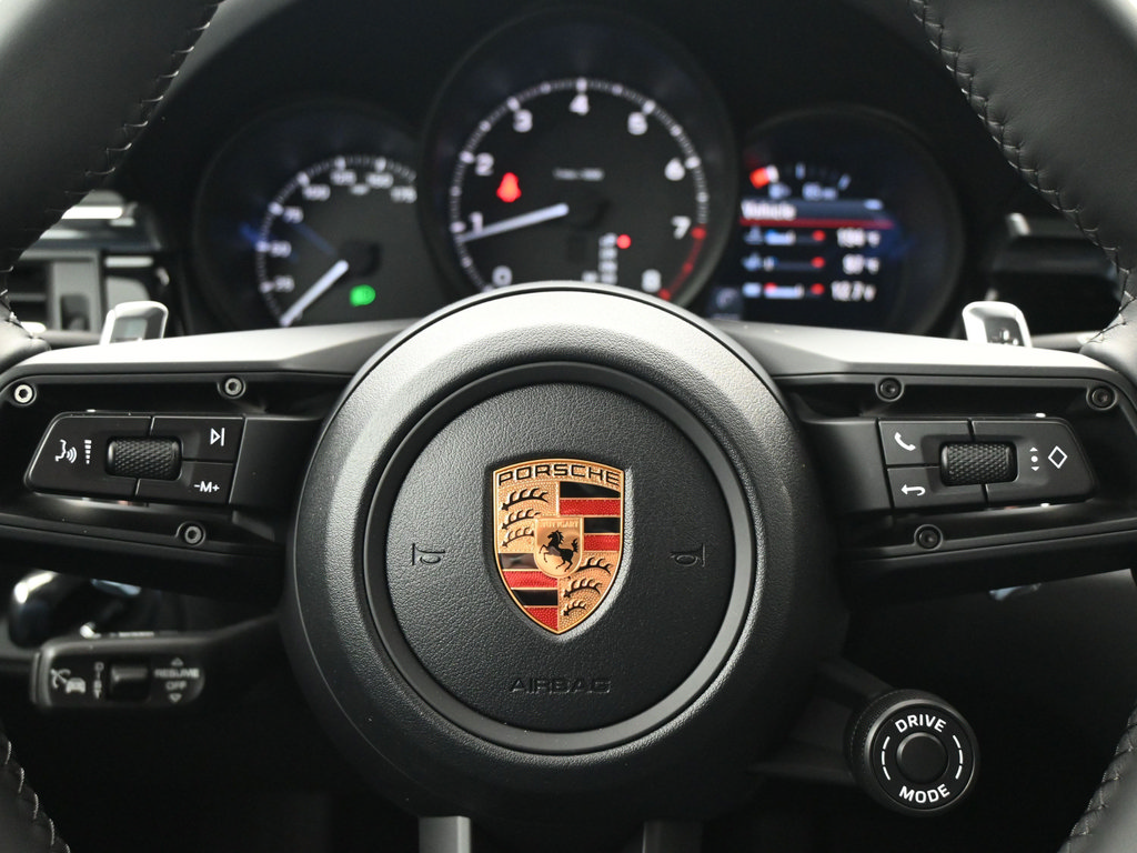 Certified 2026 Porsche Macan AWD/4WD image 19
