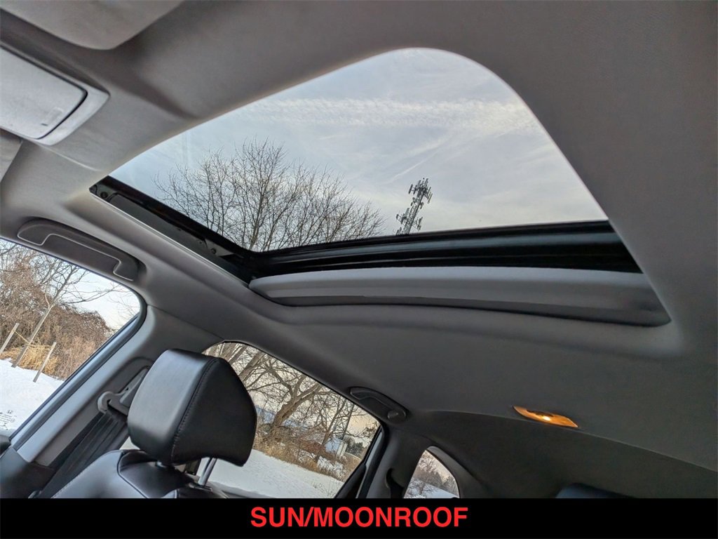 Used 2020 Honda CR-V Touring image 2