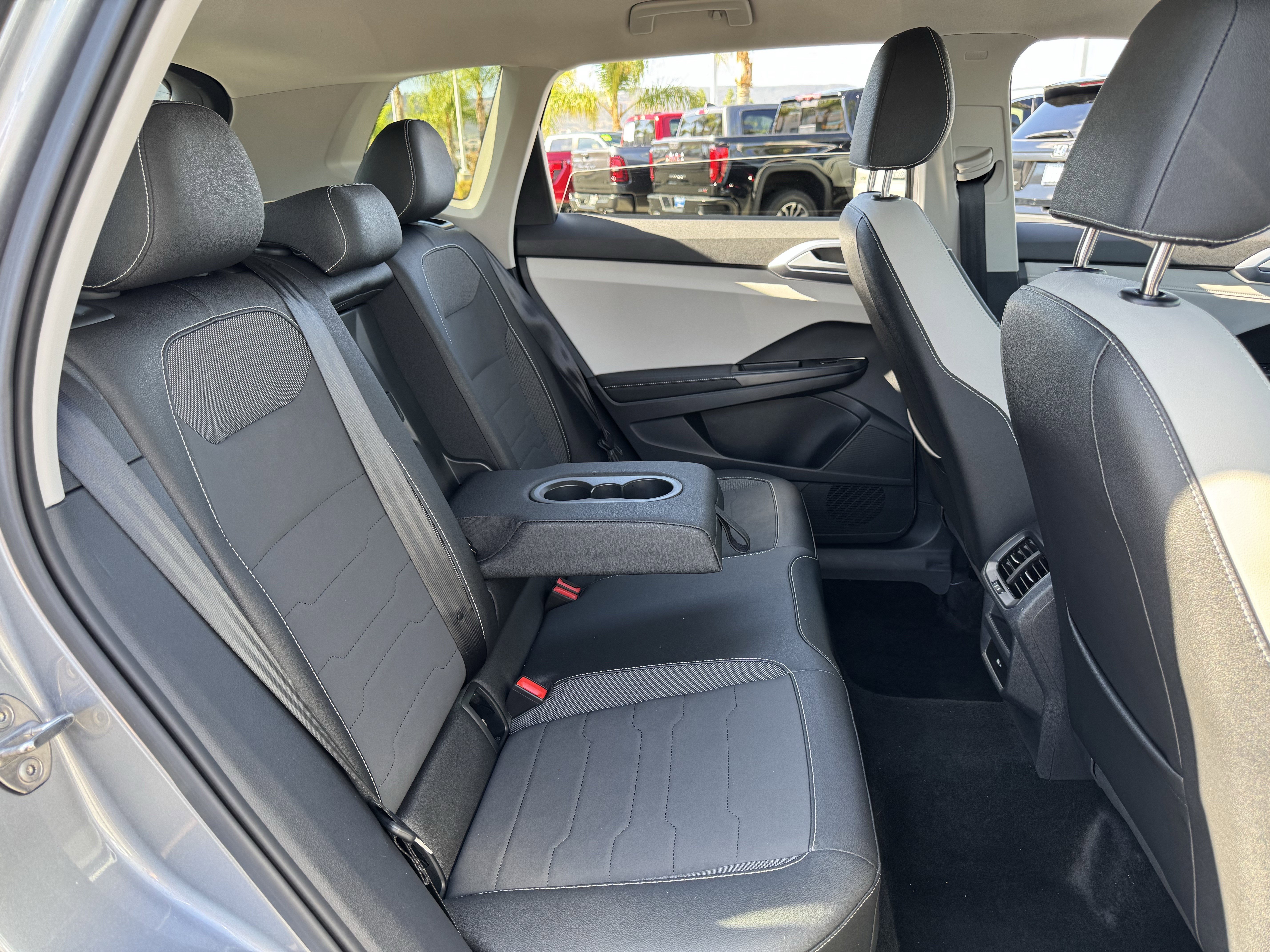 Used 2025 Volkswagen Taos SE image 35