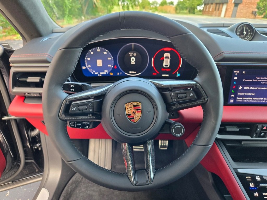 New 2025 Porsche Macan 4S Electric image 29