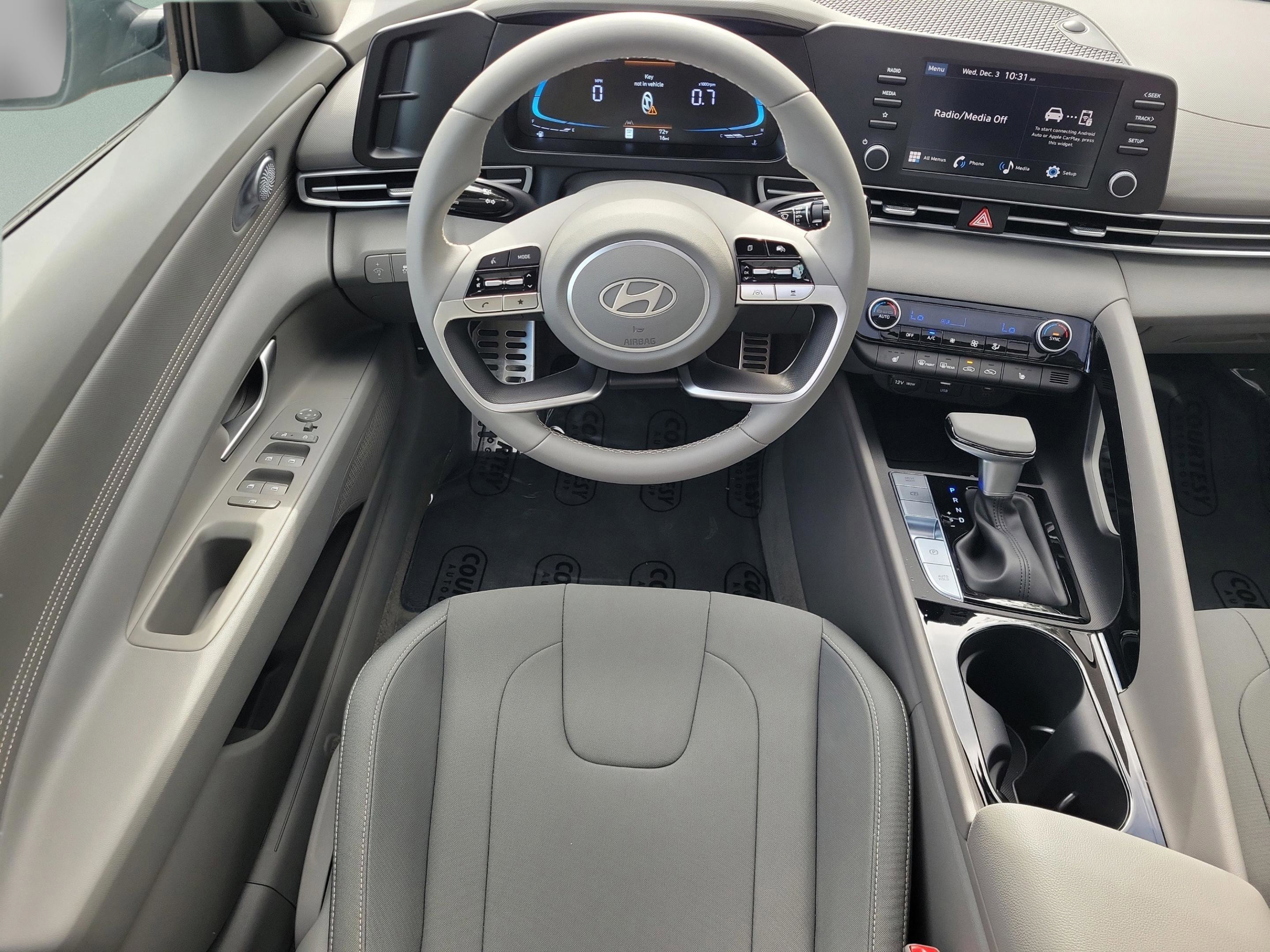 New 2026 Hyundai Elantra SEL Sport Premium FWD image 15